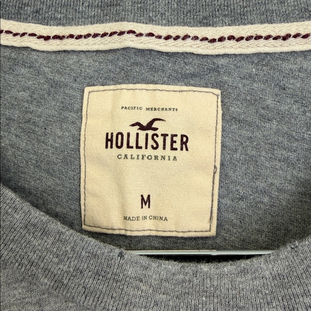 Y2K Hollister Graphic Tee - Picture 2 of 5